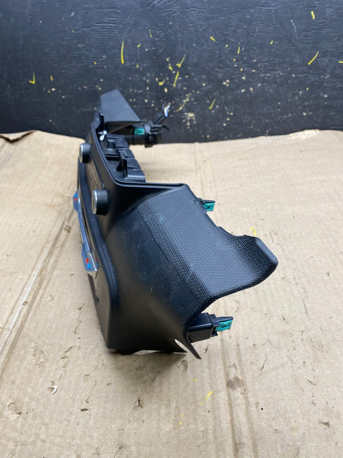 2020 to 2023 Ford Explorer Radio Climate Control Panel Trim X5831 DG4