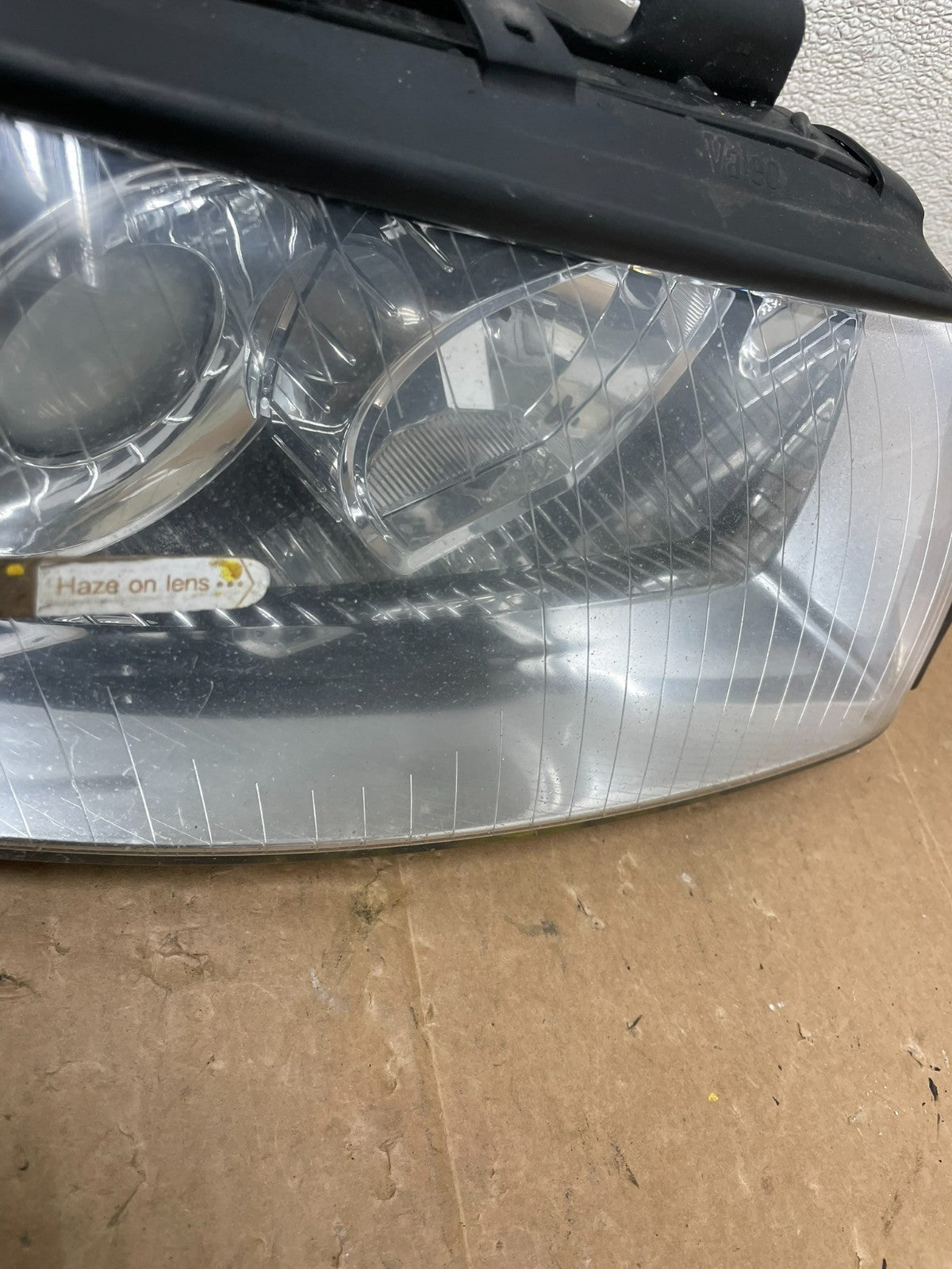 2002 - 2005 Audi A4 Sedan Right Passenger Xenon Headlight OEM V5045 DW3
