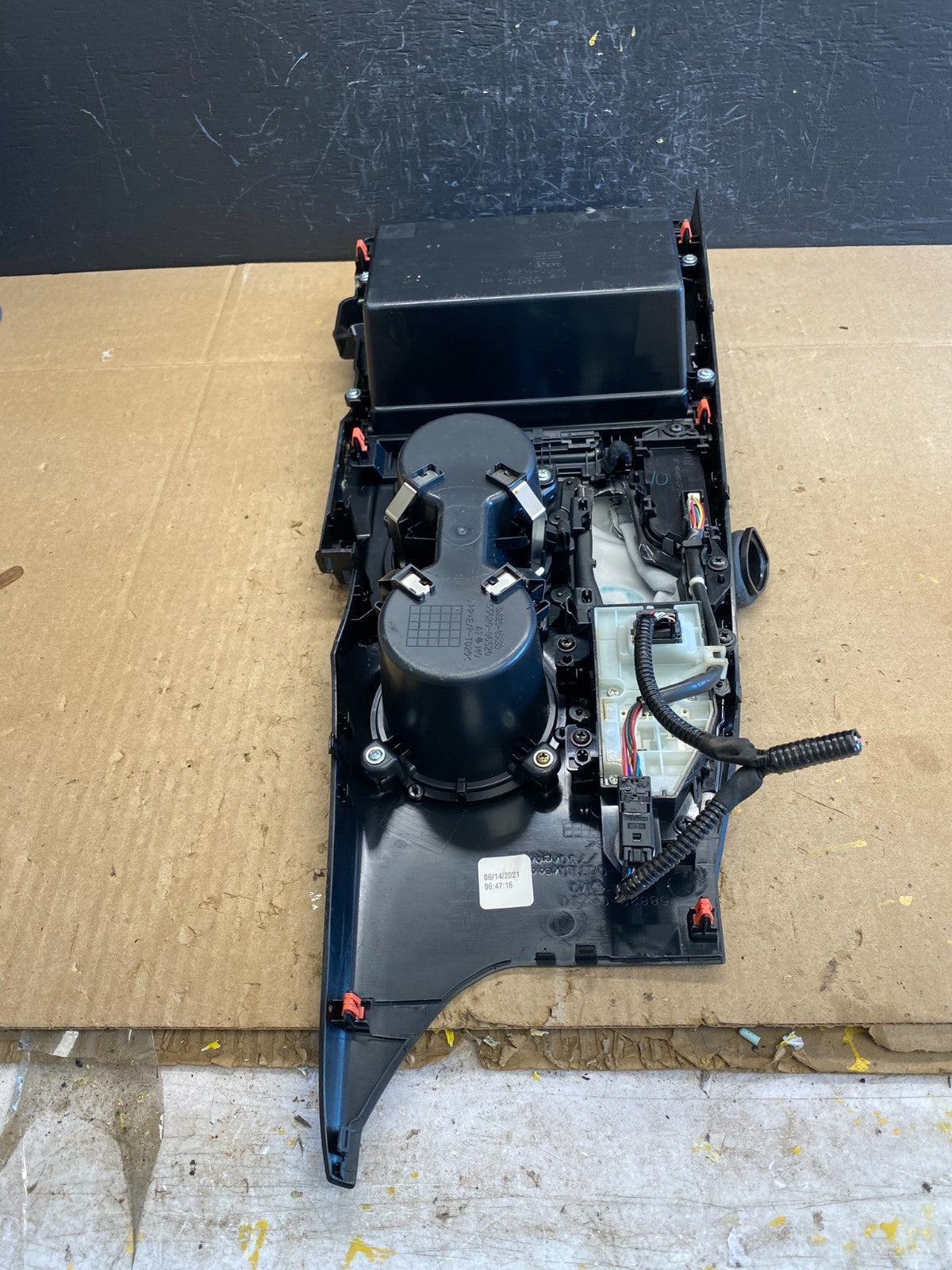 2018 - 2022 Toyota Camry Center Console Shifter Bezel Cup Holder AC4576 DG5