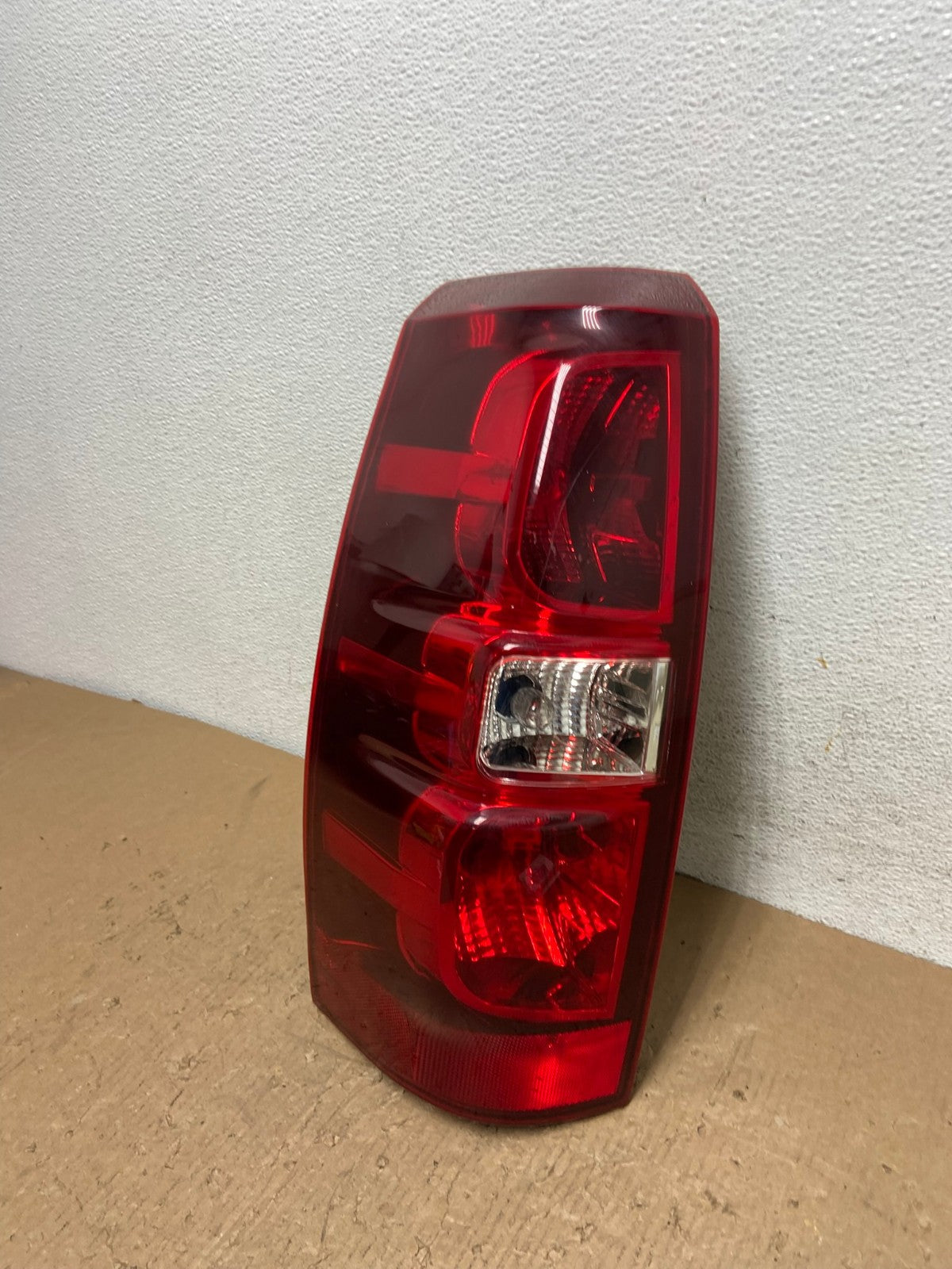 2008-2014 Chevrolet Tahoe Suburban Driver Lh Left Side Tail Light DEPO AD8847 LK1