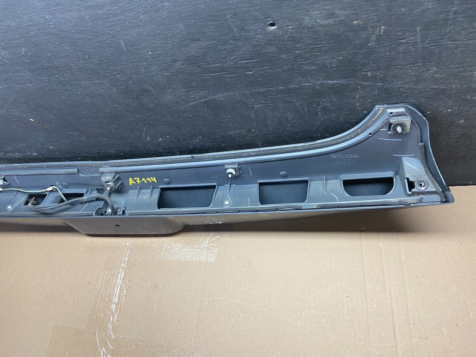 2008 to 2010 Honda Odyssey Rear Trunk Spoiler Gate Oem A7114 DG8