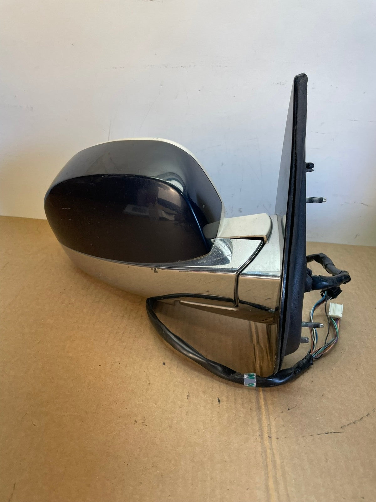 2007 - 2014 Cadillac Escalade Right Passenger Door Turn Signal Mirror AH6314 LK1