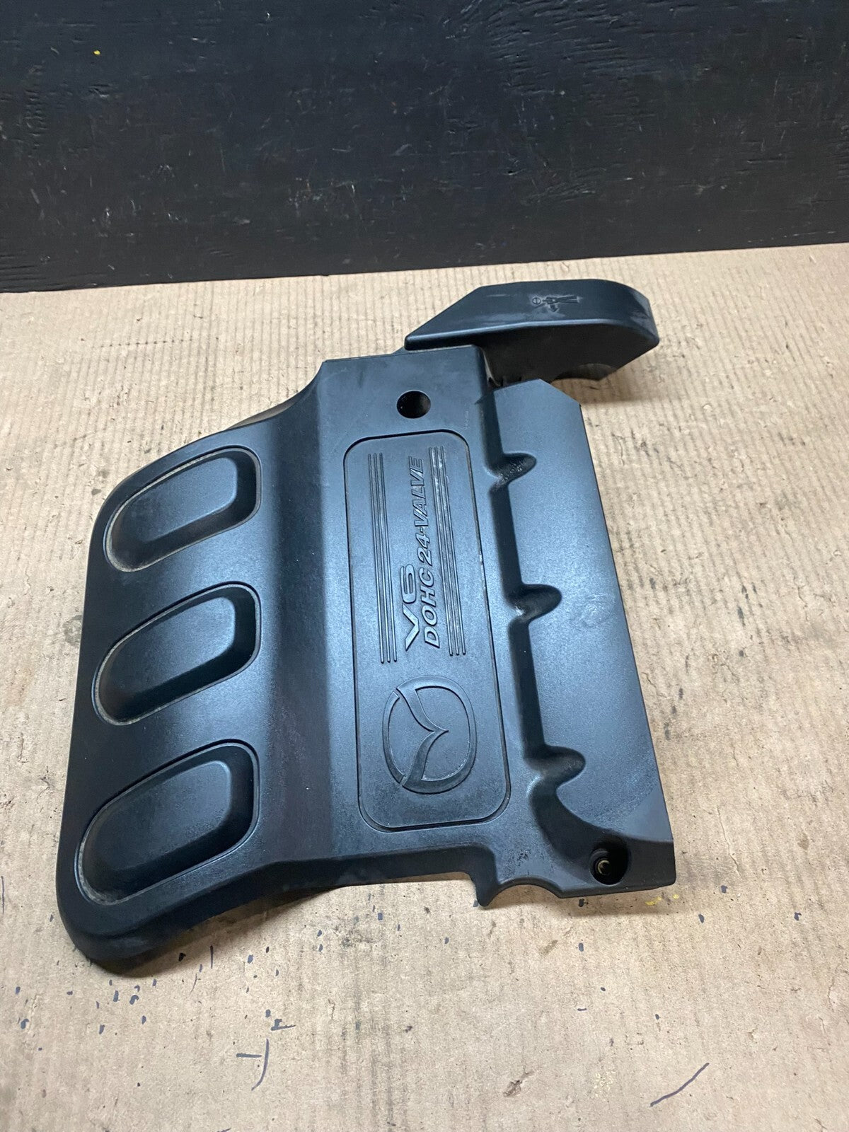 2008 Mazda Tribute  DOHC 24 VALVE Engine Shield Top Cover E48302