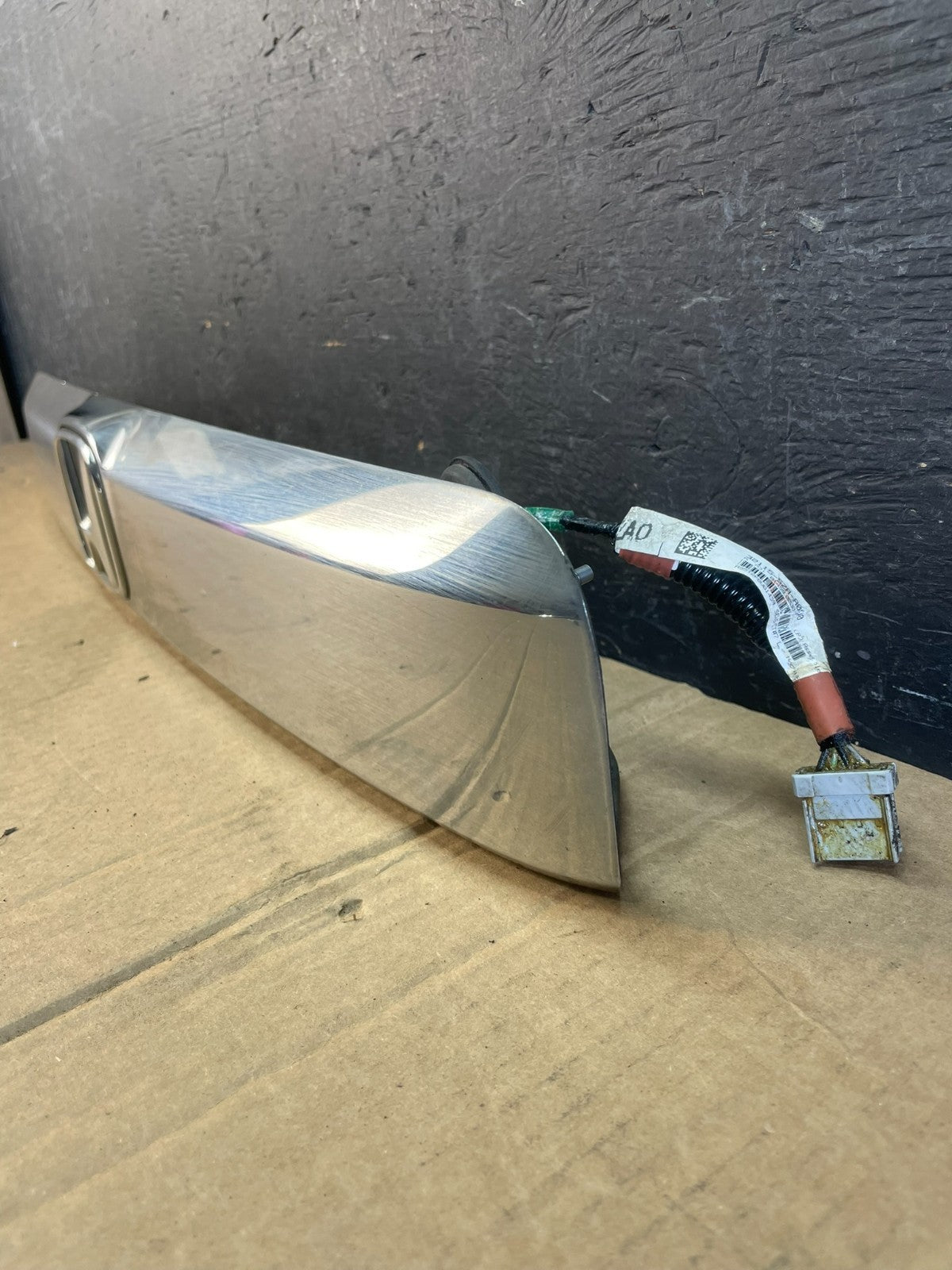 2009-2015 Honda Pilot Tailgate Trunk Handle Bezel Molding W/O Camera AD0198 DG1