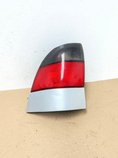 1999 2000 2001 Saab 9-5 Wagon Left Driver LH Side Tail Light AD7701 LK0
