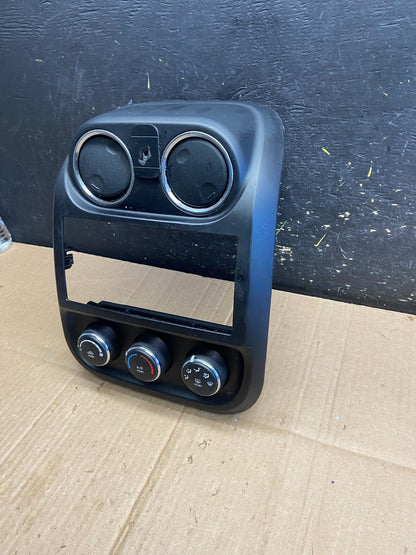 2011 to 2017 Jeep Compass Dash Climate Temperature Control Radio Bezel AA7883 DG1