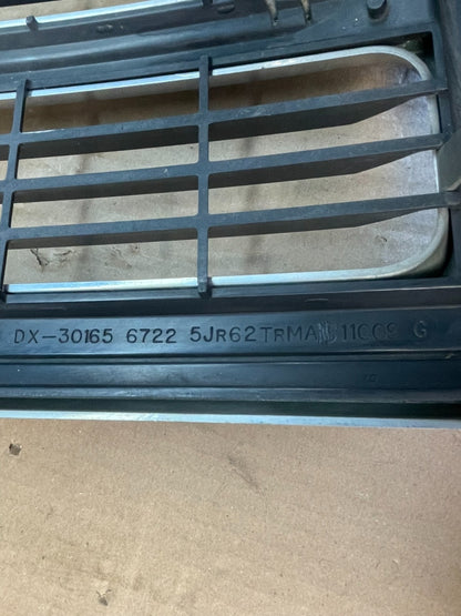 2006 to 2010 Jeep Commander Front Upper Grill Grille OEM AC2252 DG6