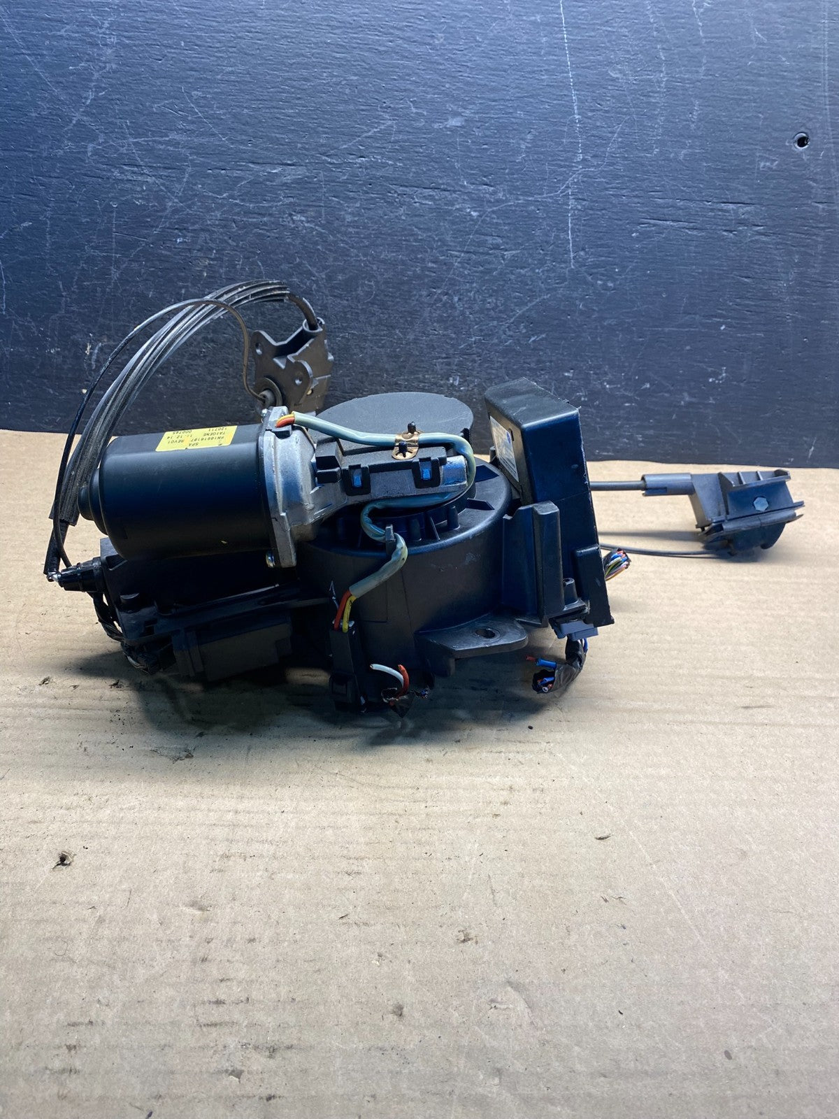 2011 to 2014 Kia Sedona Left Rear Side Sliding Door Power Motor AE0087 DG2