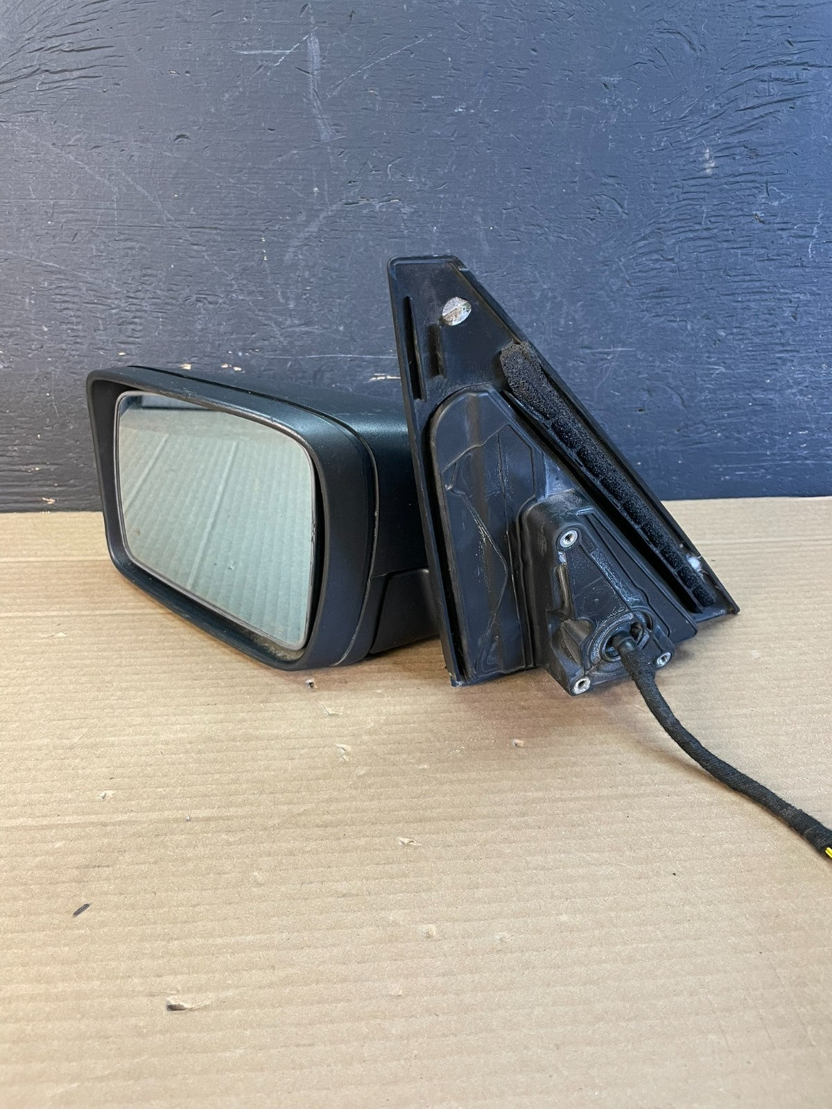 2005 to 2009 Land Rover Range Rover Left Driver View Door Mirror AE8621 DW2