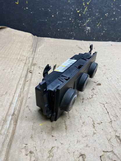 2007 - 2009 Chevrolet Silverado Gmc Sierra A/C Heater Climate Control X6115 DG1