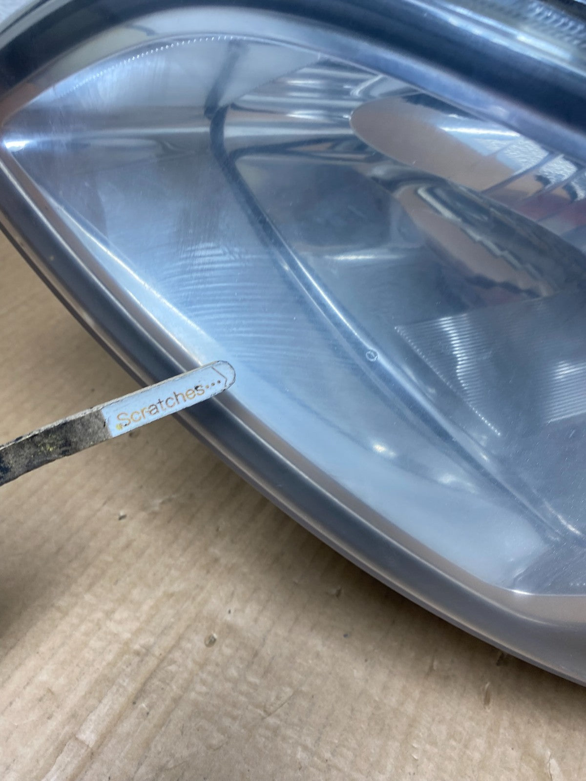 2010 - 2011 Kia Soul Left Driver LH Headlight Halogen AI5725 DW3