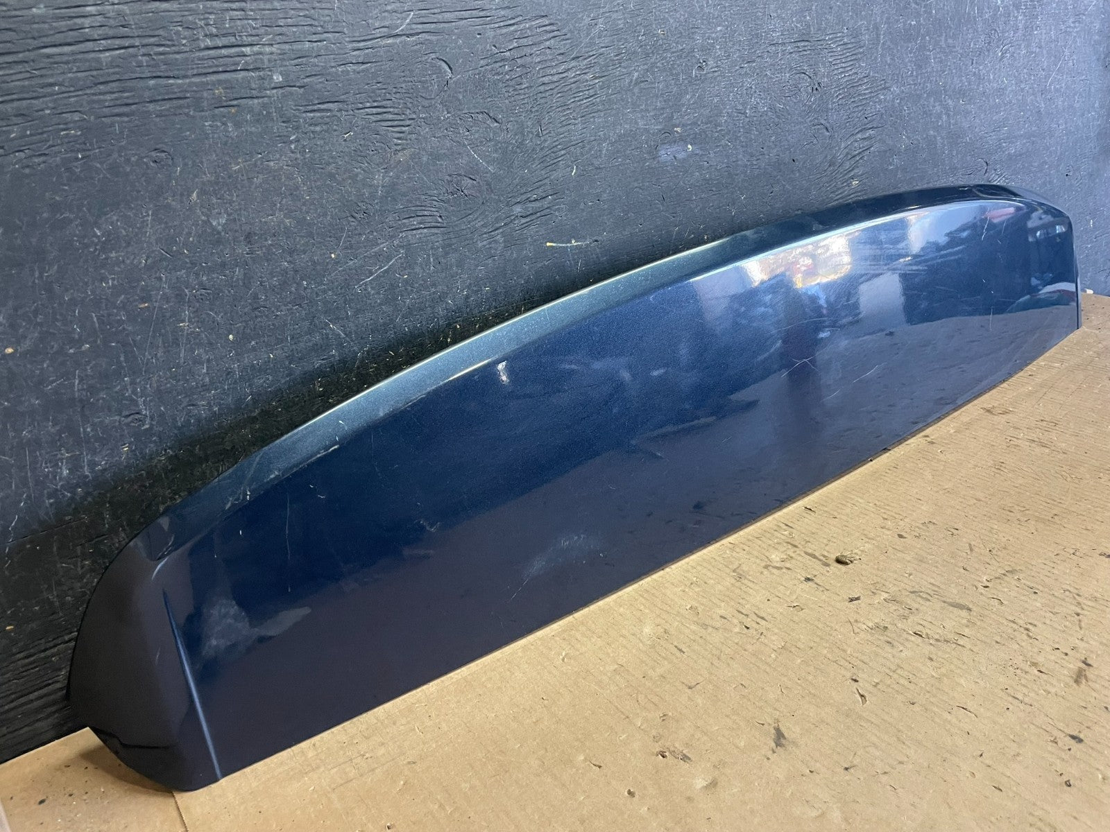 2009 to 2014 Volkswagen Routan Rear Spoiler OEM aa5929 DG2