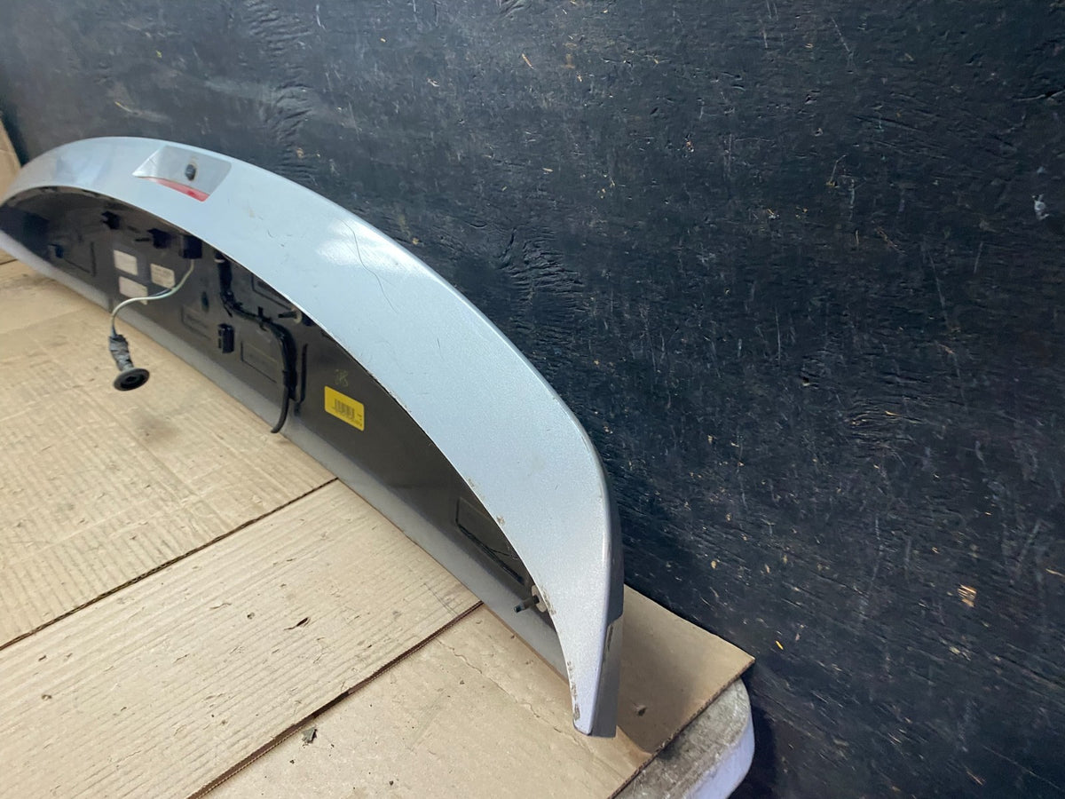 2009 to 2014 Volkswagen Routan Rear Spoiler V3403 DG7