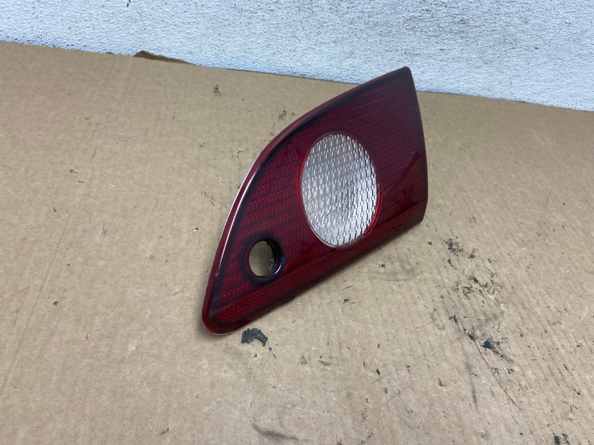 2001 2002 Toyota Corolla Right Passenger RH Side Inner Tail light AG2168 LK2