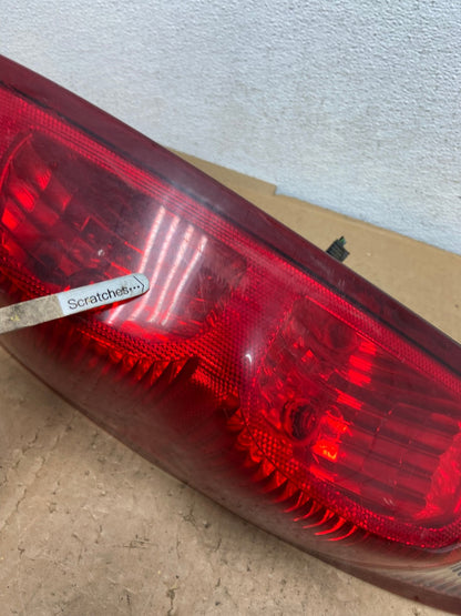 2002 to 2006 Chevrolet Avalanche Left Driver LH Tail Light AD0599 LK3