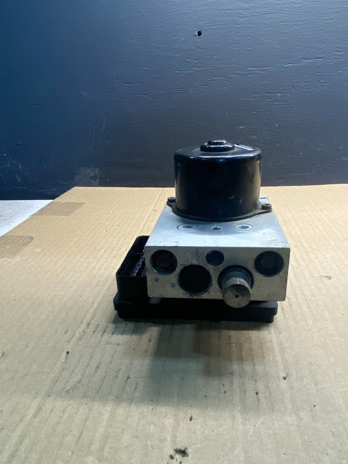 2004 - 2009 Nissan Armada Titan ABS Anti Lock Brake Pump Module Oem AC0444 DG4