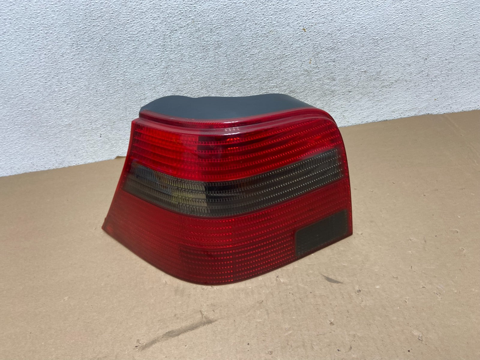 1999 to 2003 Volkswagen Golf MK4 GTI R32 Left Driver Tail Light ag3373 DG0