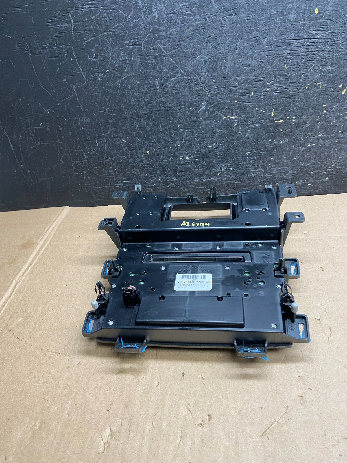 2011-2014 Ford Edge Heater Climate Control Radio CD Control Dash Bezel AI6344 DG3
