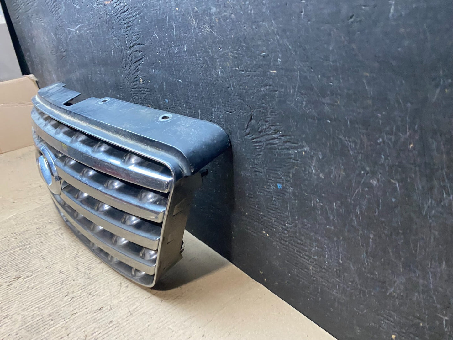 2003 2004 2005 Infiniti FX35 Grill Grille W/ Emblem N3290 DG1