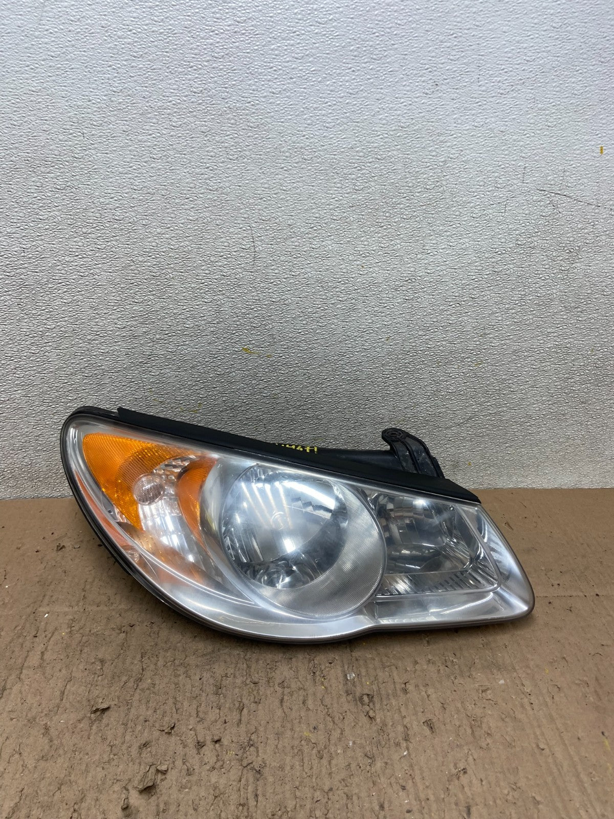 2007 2008 2009 2010 Hyundai Elantra Right Passenger Side Headlight OEM Y4671 DW0
