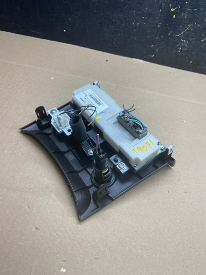 2011 to 2015 Nissan Rogue Heater Temperature AC Climate Control OEM u5086 DG4