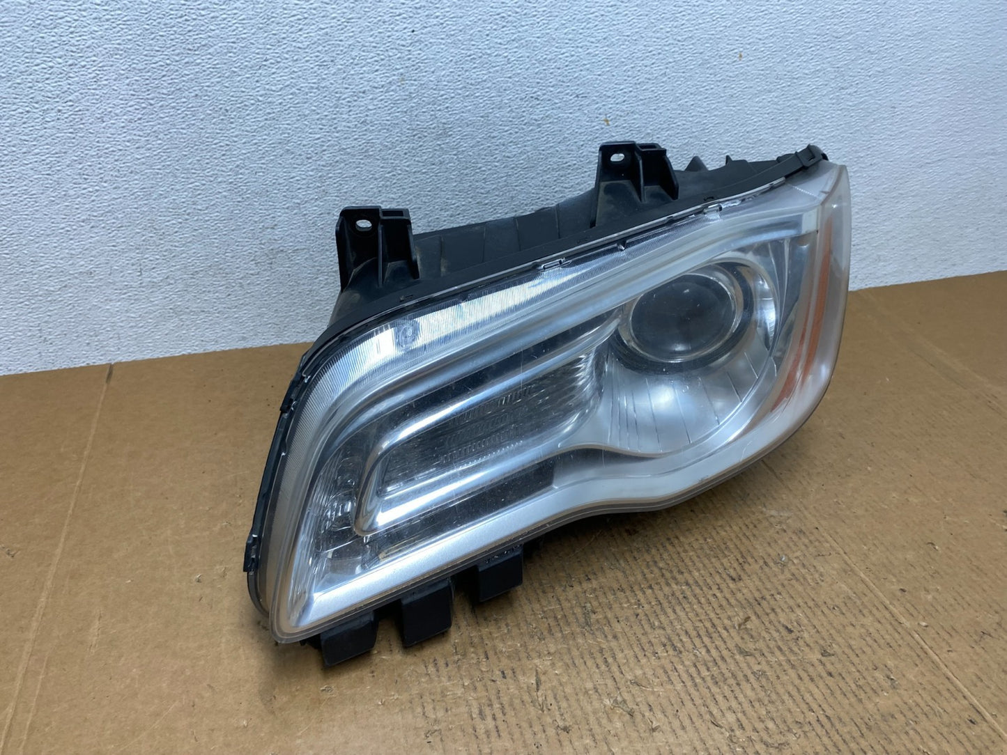 2011 to 2014 Chrysler 300 Left Driver LH Halogen Headlight AE1254 DW2