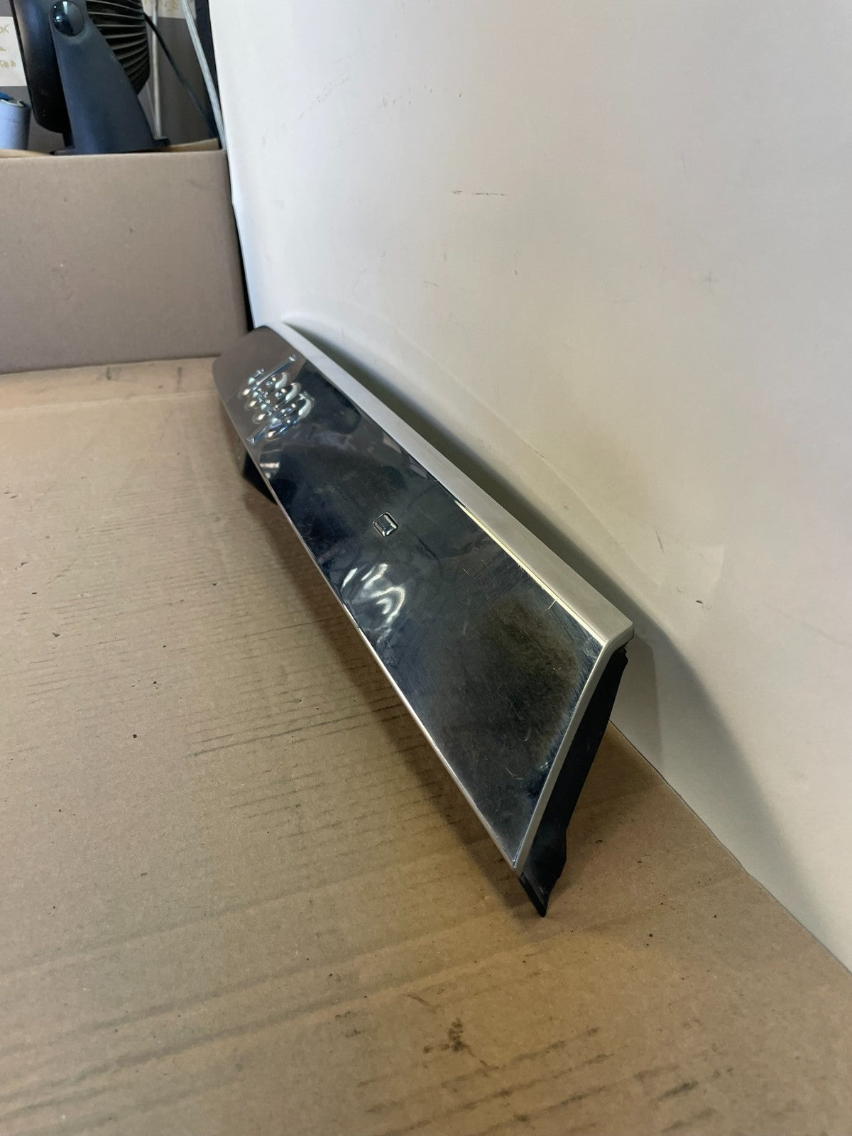 2011-2013 Jeep Grand Cherokee Liftgate Garnish Molding Trim W/ Camera AH0481 DG1