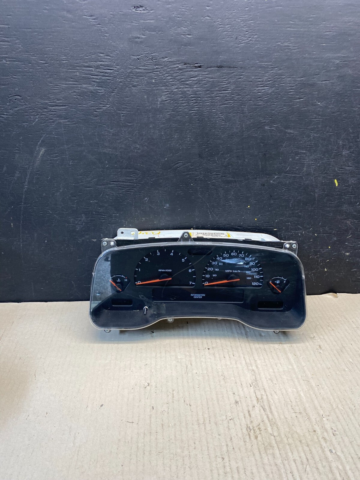 2003 Dodge Durango 4.7L Speedometer Instrument Cluster Gauge O3404 PS0