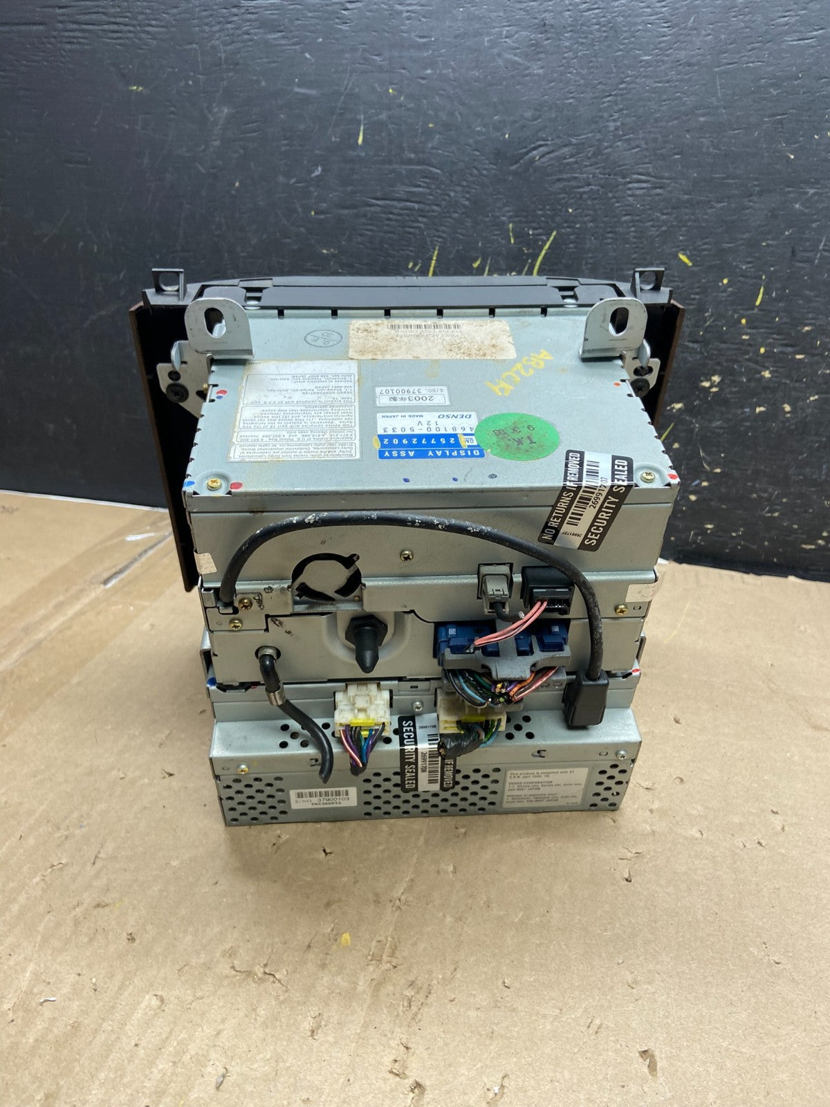 2011-2012 Cadillac SRX A/C Heater Radio Climate Control Panel Bezel OE AB2019 DG5