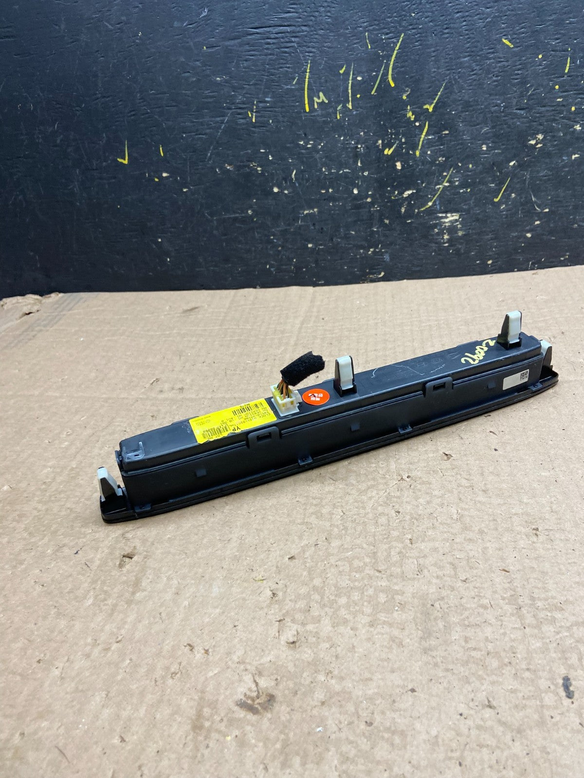 2015 - 2018 KIA Sedona Digital Clock Hazard Switch OEM z0092 DG4