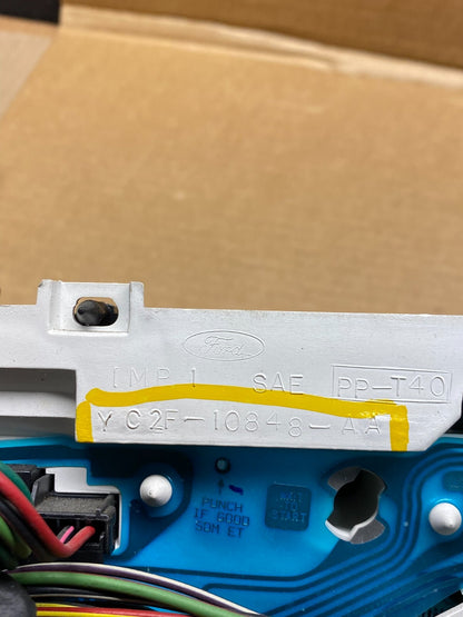 2001 to 2002 Ford Econoline E250 E350 Van Speedometer Instrument Cluster H14536