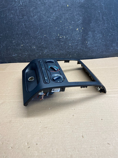 2004 to 2008 Ford F150 Radio Climate Dash Bezel Surround Black ag5067 DG3