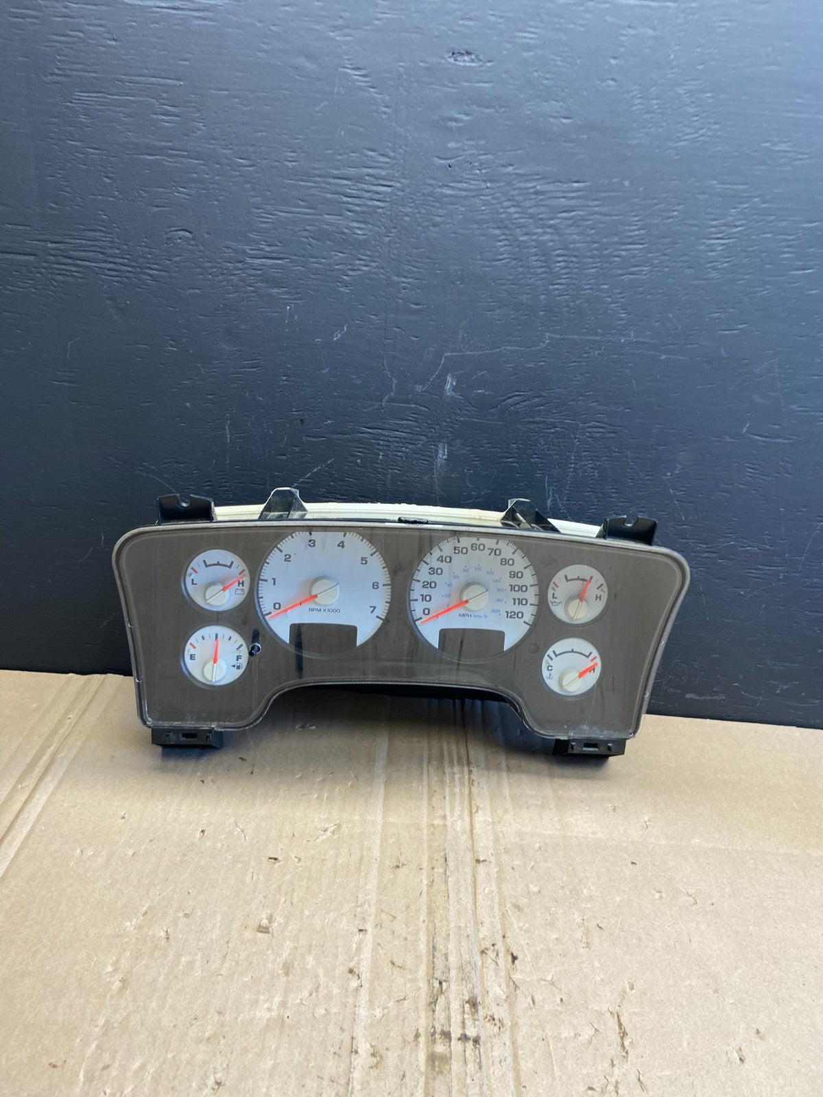 2004 2005 Dodge Ram 1500 Instrument Speedometer Gauge Cluster OEM AB8898 DG0