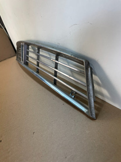 1984 to 1991 Jaguar XJS Front Upper Grille Grill AI0697 DG1