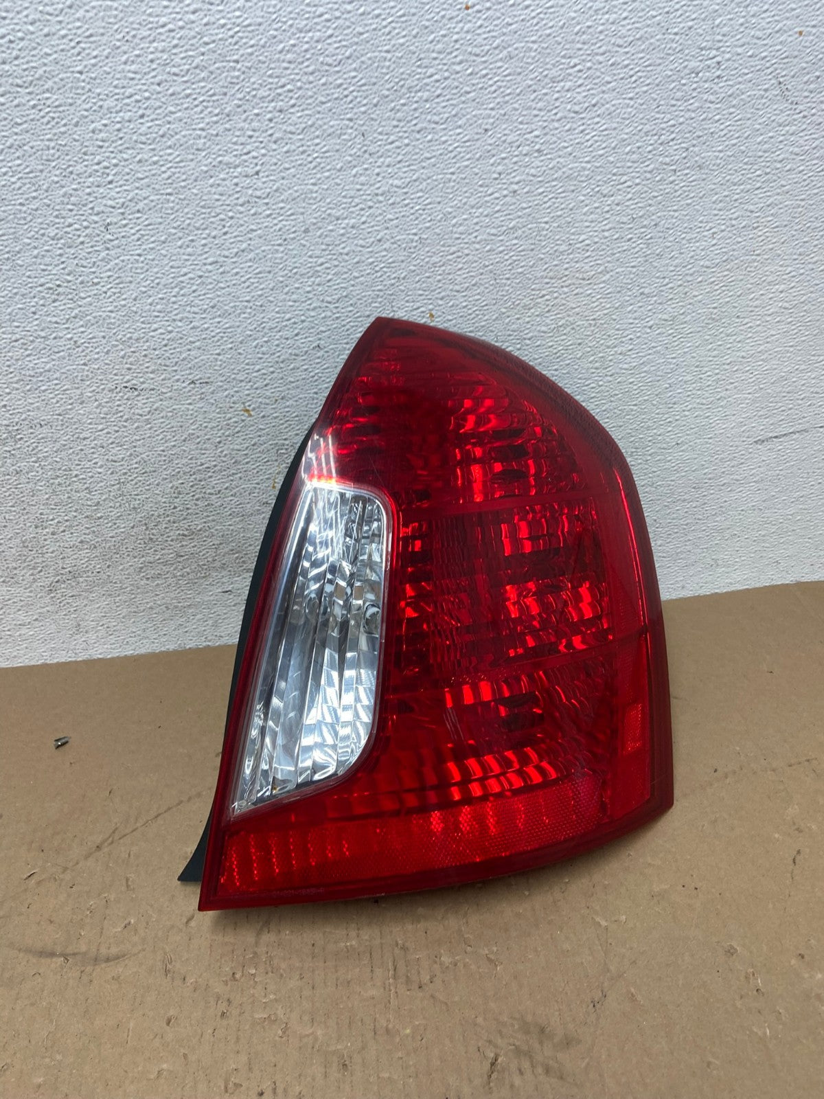 2006-2011 Hyundai Accent Sedan Right Passenger Side Rh Tail Light AD7696 LK0