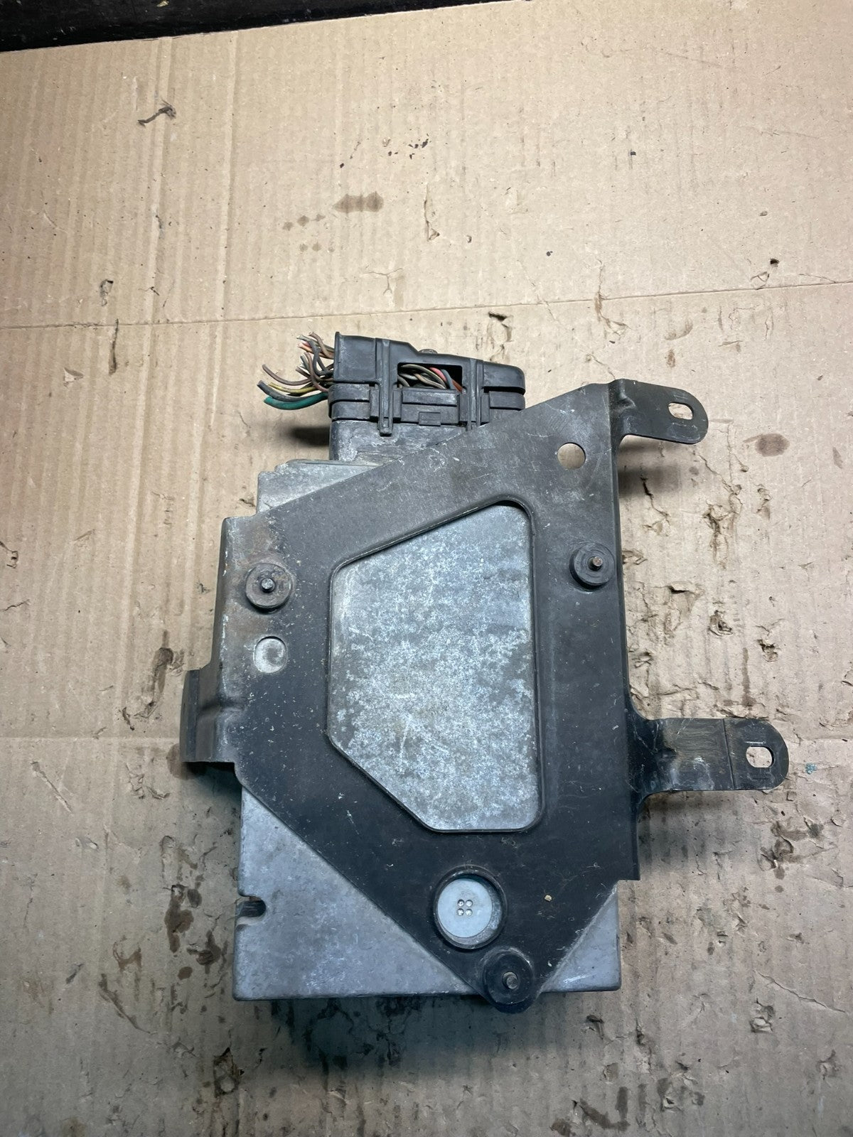 1997 to 1998 Ford F250 7.3L Diesel Driver Fuel Injector Control Module X8334 DG0
