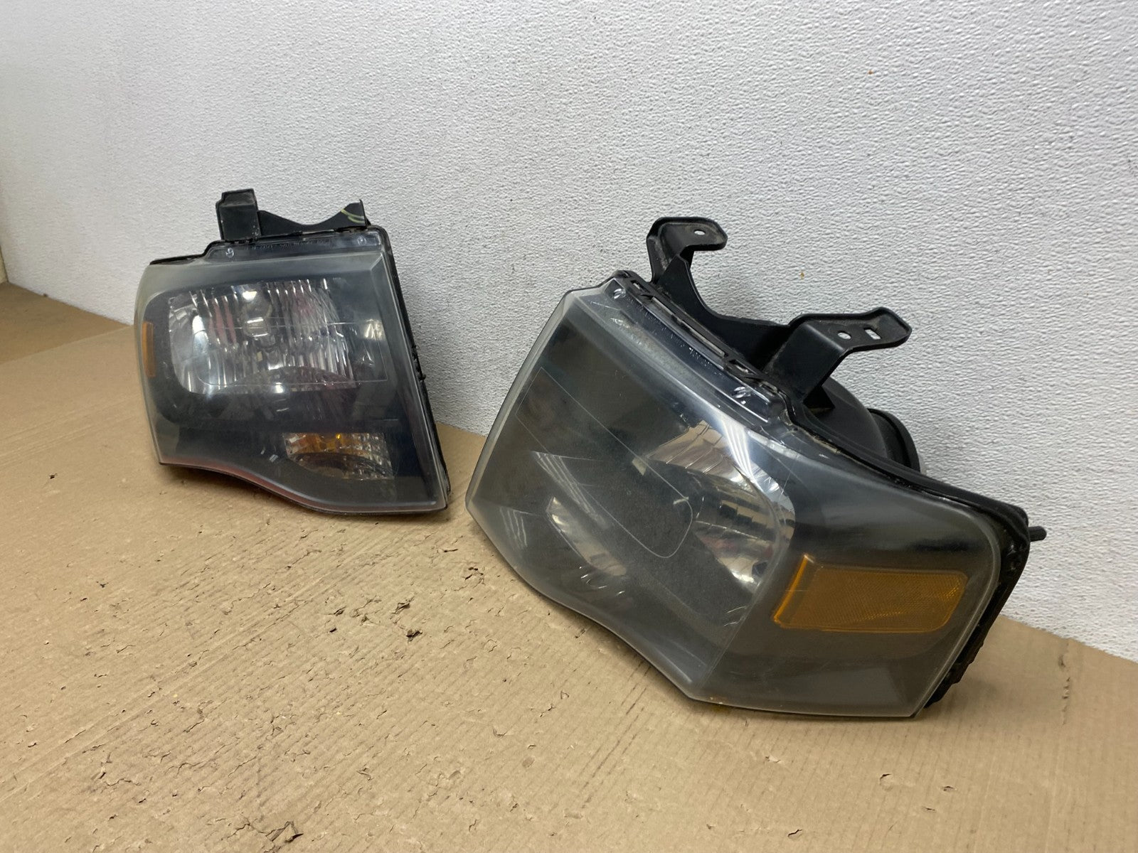 2007 - 2014 Ford Expedition Left+Right Side Headlights Halogen AF2828 DW1