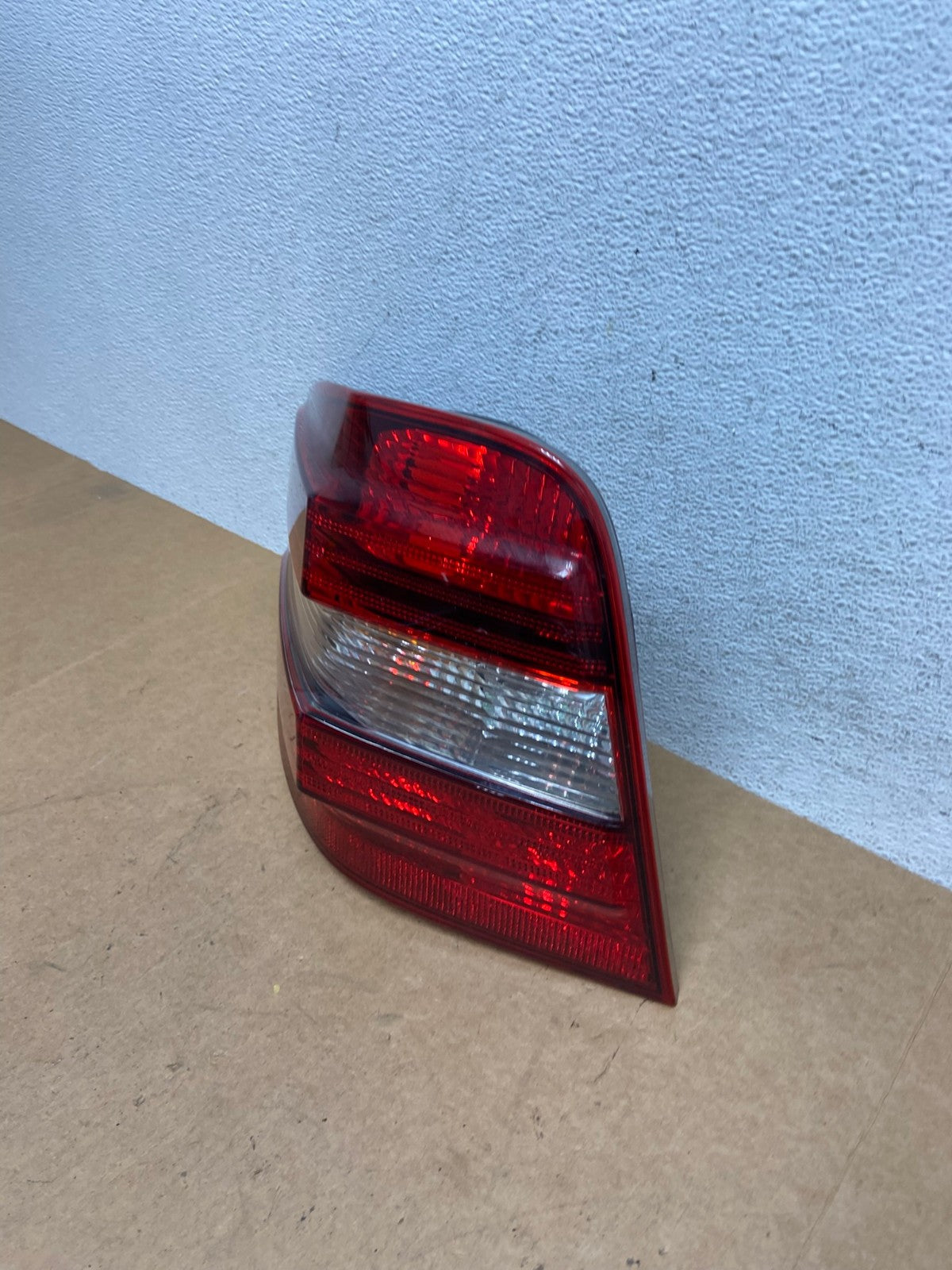 2009 to 2011 Mercedes ML350 ML-Class Left Driver Side Tail Light AE3150 LK1