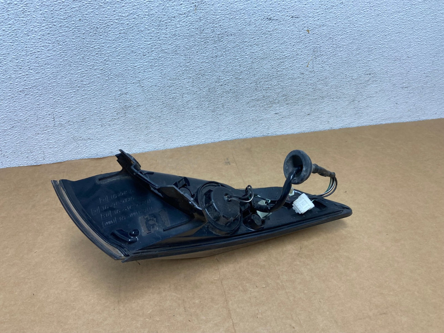 2006 2007 2008 Infiniti FX35 Right Passenger Smoked lens Tail Light AD44463