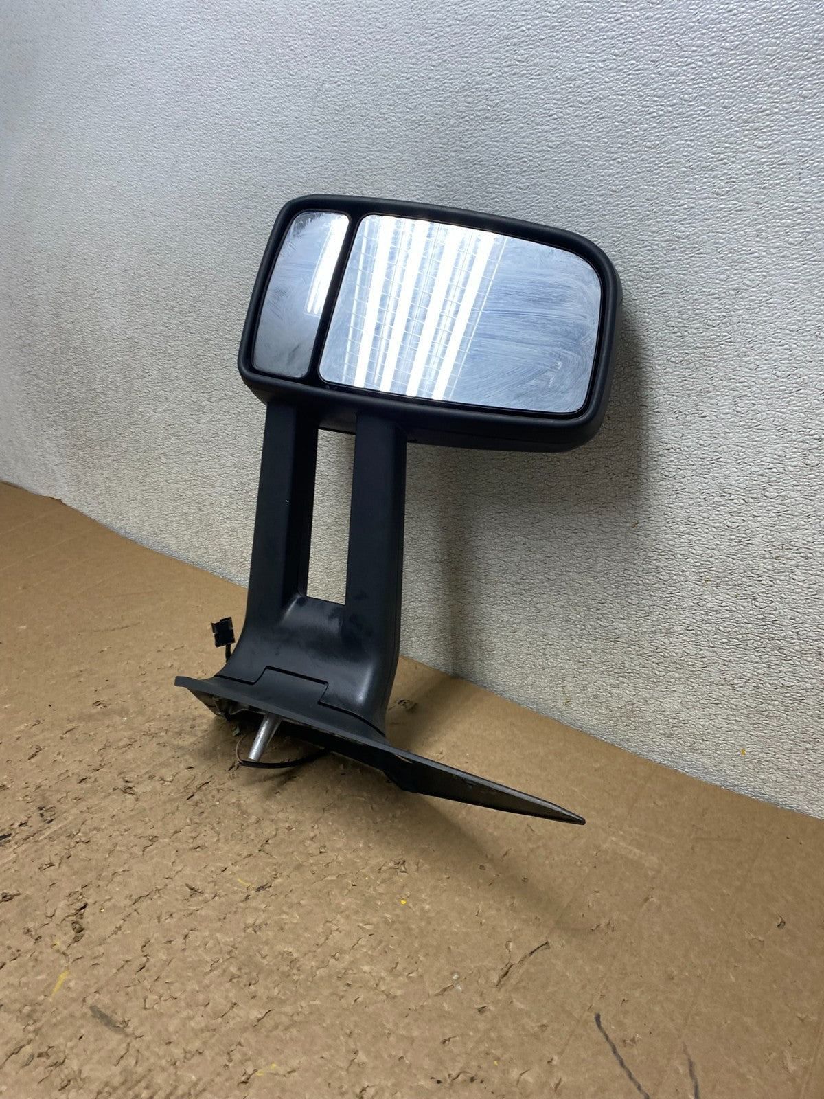 2007 to 2018 Mercedes-Benz Sprinter Left Driver Side View Door Mirror V0608 DG8