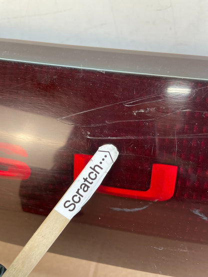 2002 - 2004 Subaru Outback Trunk Hatch Lid Tail Light Panel Center AH6469 DG3