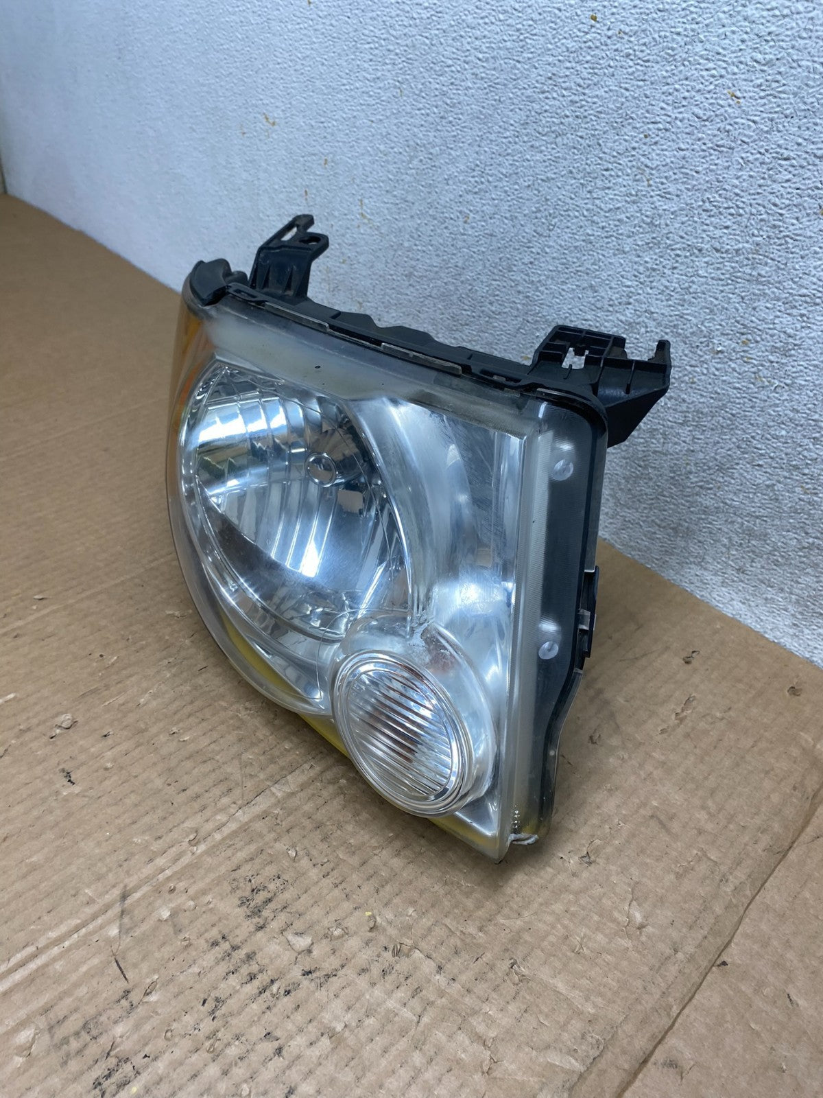 2008 to 2012 Ford Escape Headlight Right Passenger RH Side Halogen AI6582 DW1