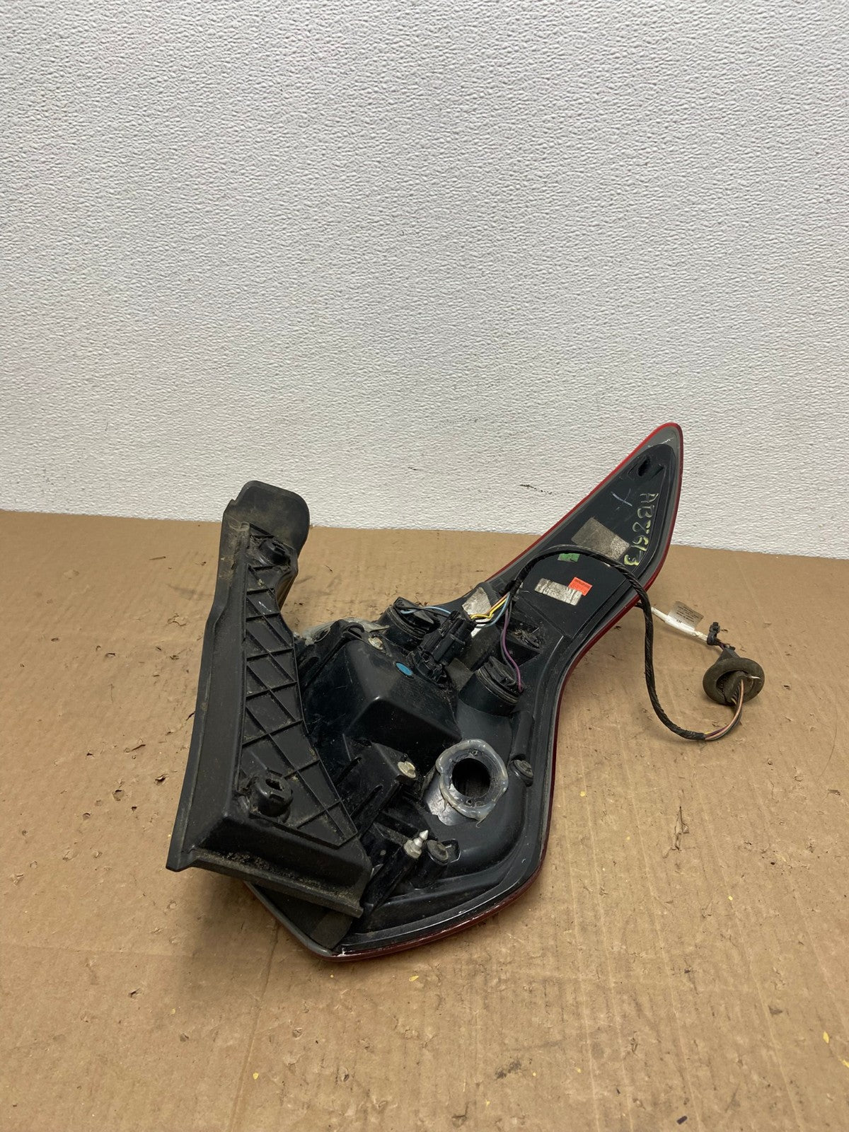 2016 to 2019 Ford Explorer Left Driver Lh Side Tail light OEM AB8613 LK7