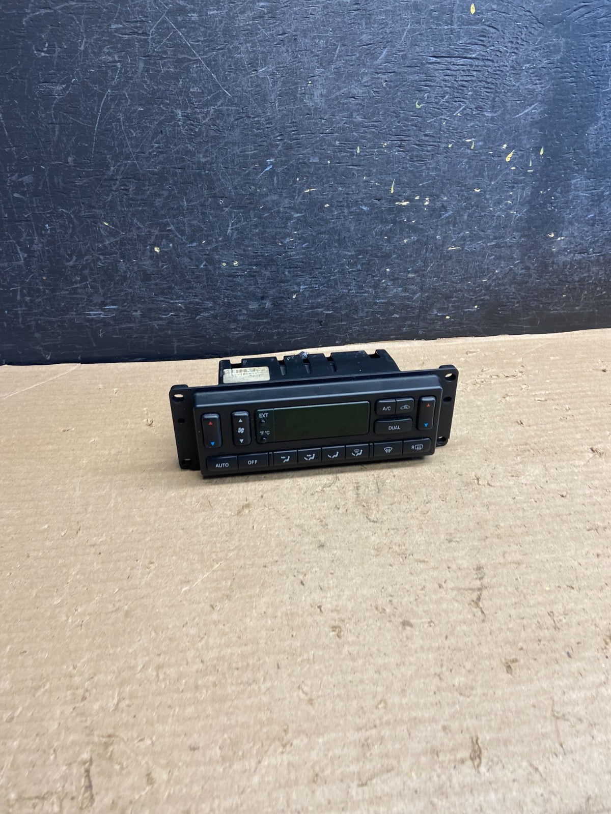 2003 to 2006 Lincoln Town Car Climate Control Panel AH5115 DW0