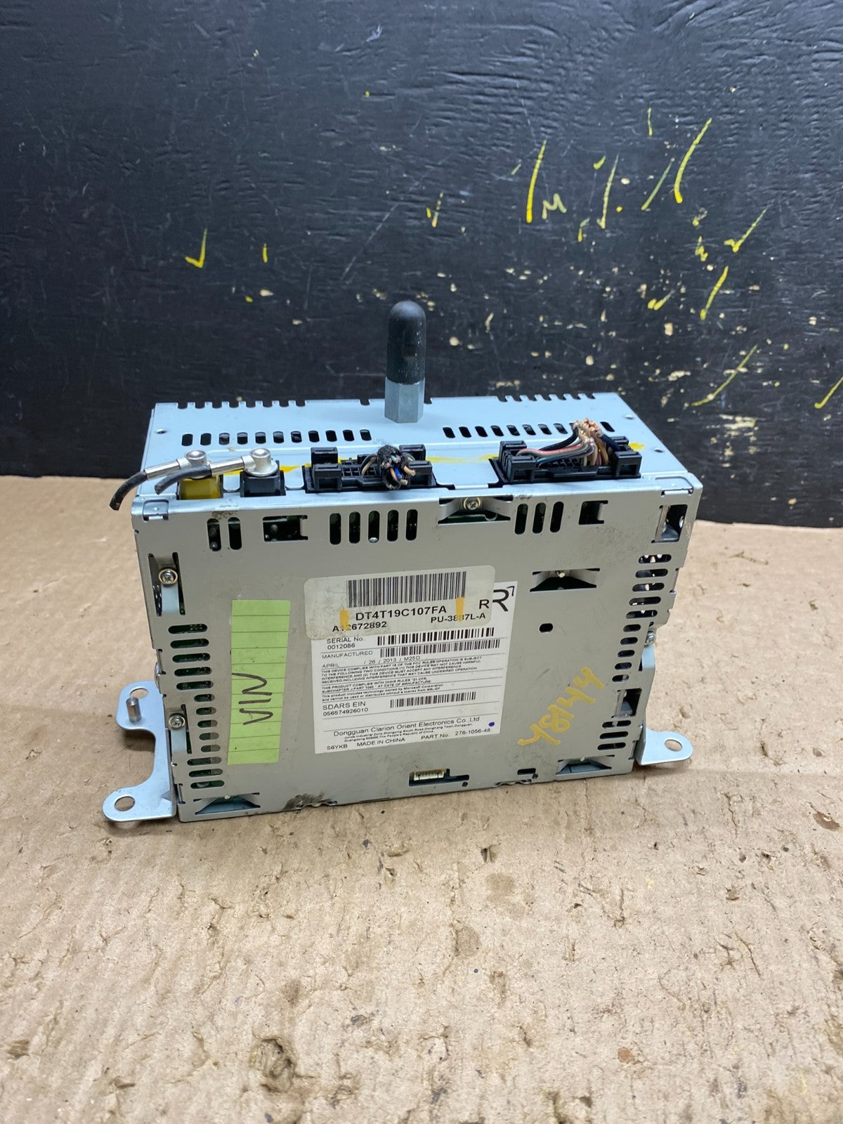 2012 to 2014 Ford Edge AM/FM Radio Reciever OEM Y8144 DG4