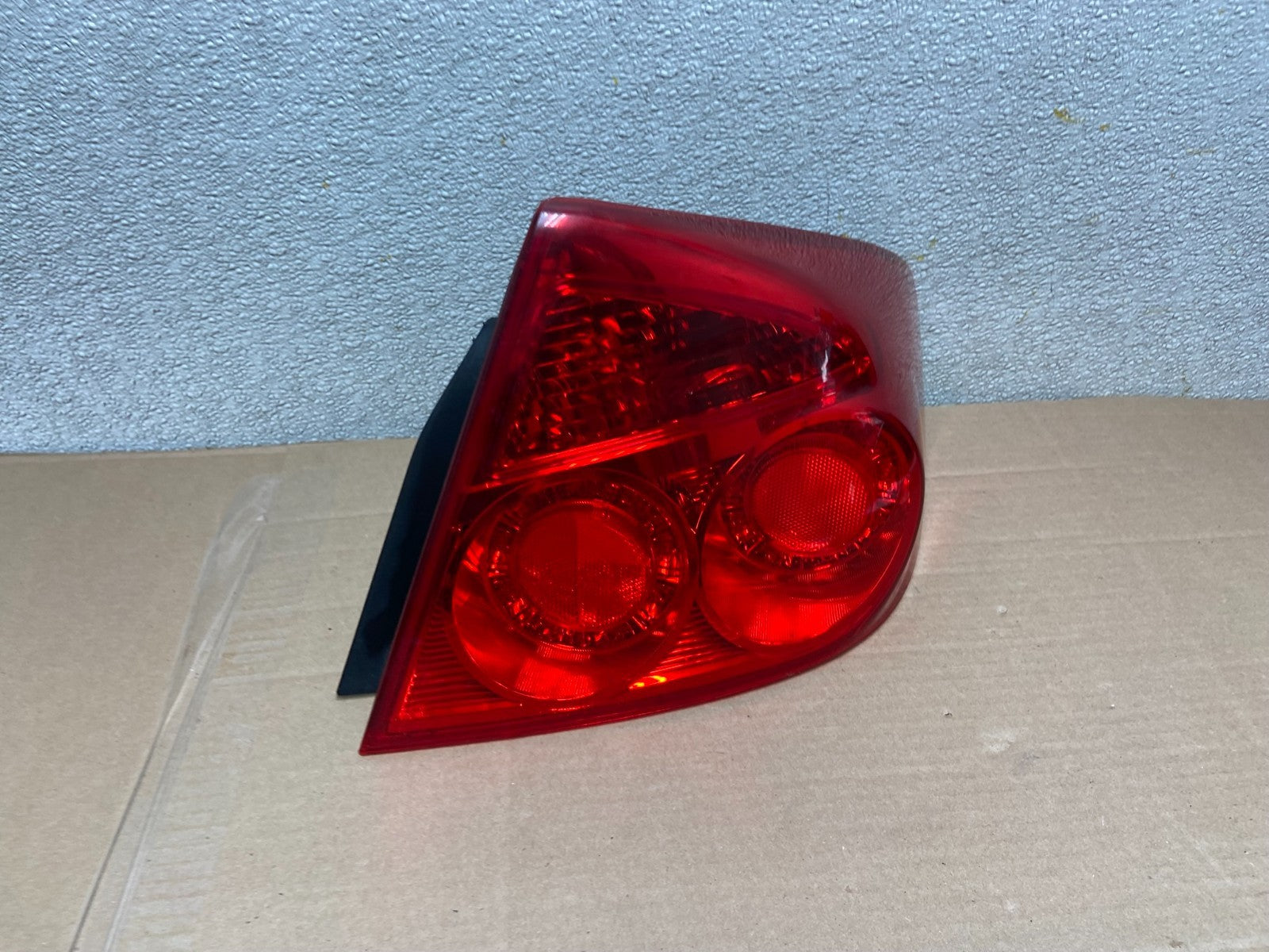 2005 to 2006 Infiniti G35 Right Passenger Side Tail Light AA8640 LK2