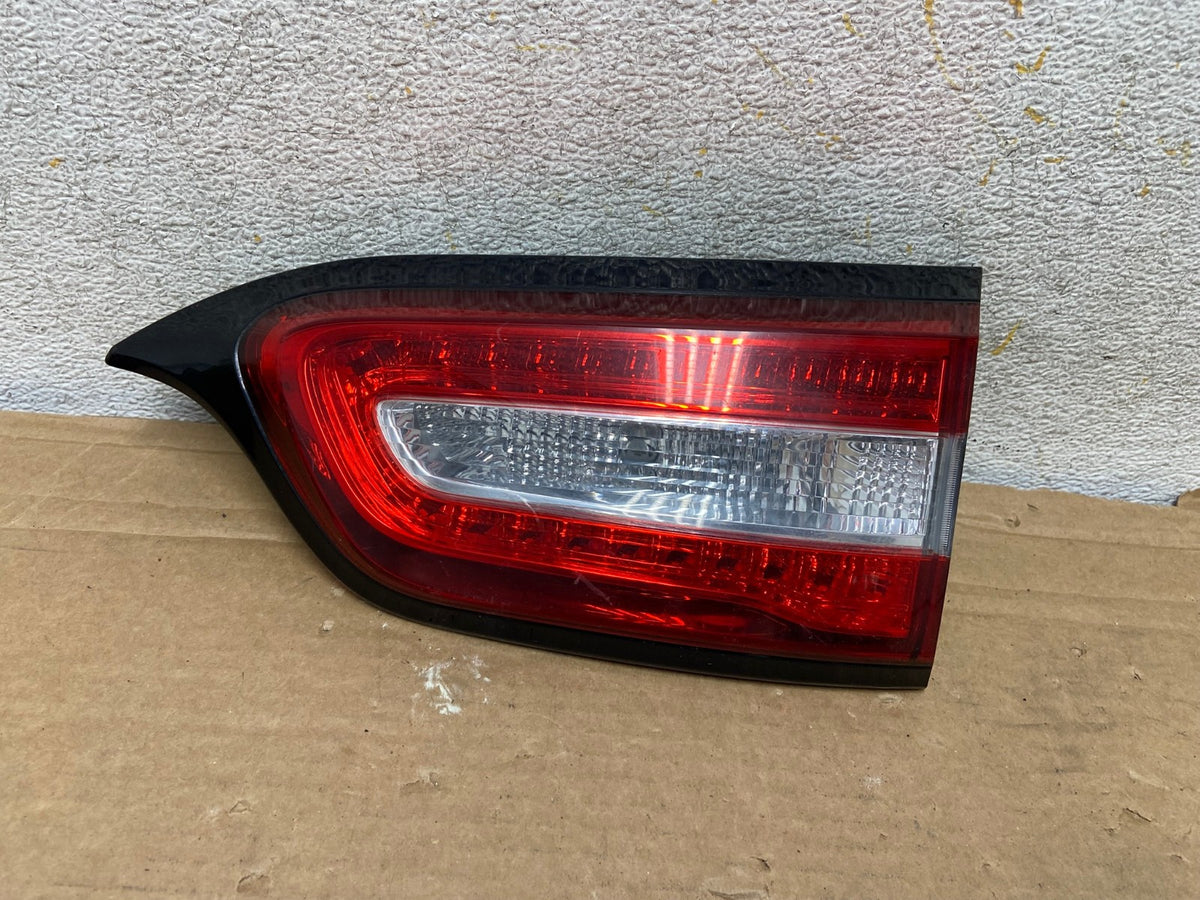2014 to 2018 Jeep Cherokee Right Passenger Rh Inner Tail Light AH8450 LK0
