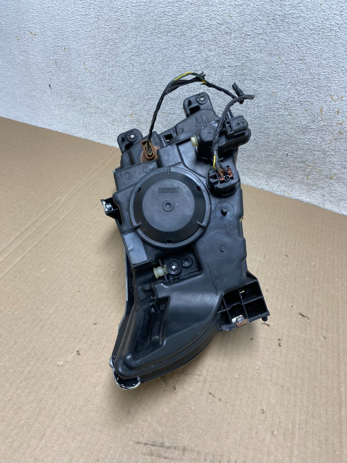 2011 to 2014 Ford Edge Front Left Driver Side Headlight Halogen AI9454 LK8