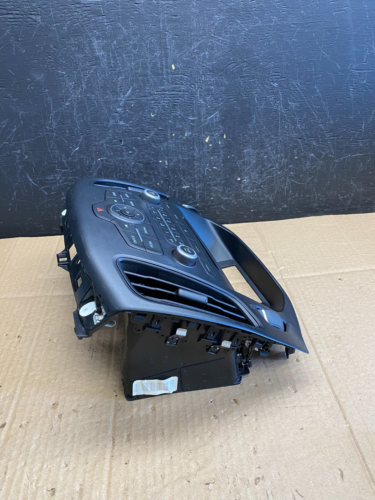 2015 to 2018 Ford Focus Center Radio Stereo Control Unit Trim ac9452 DG2