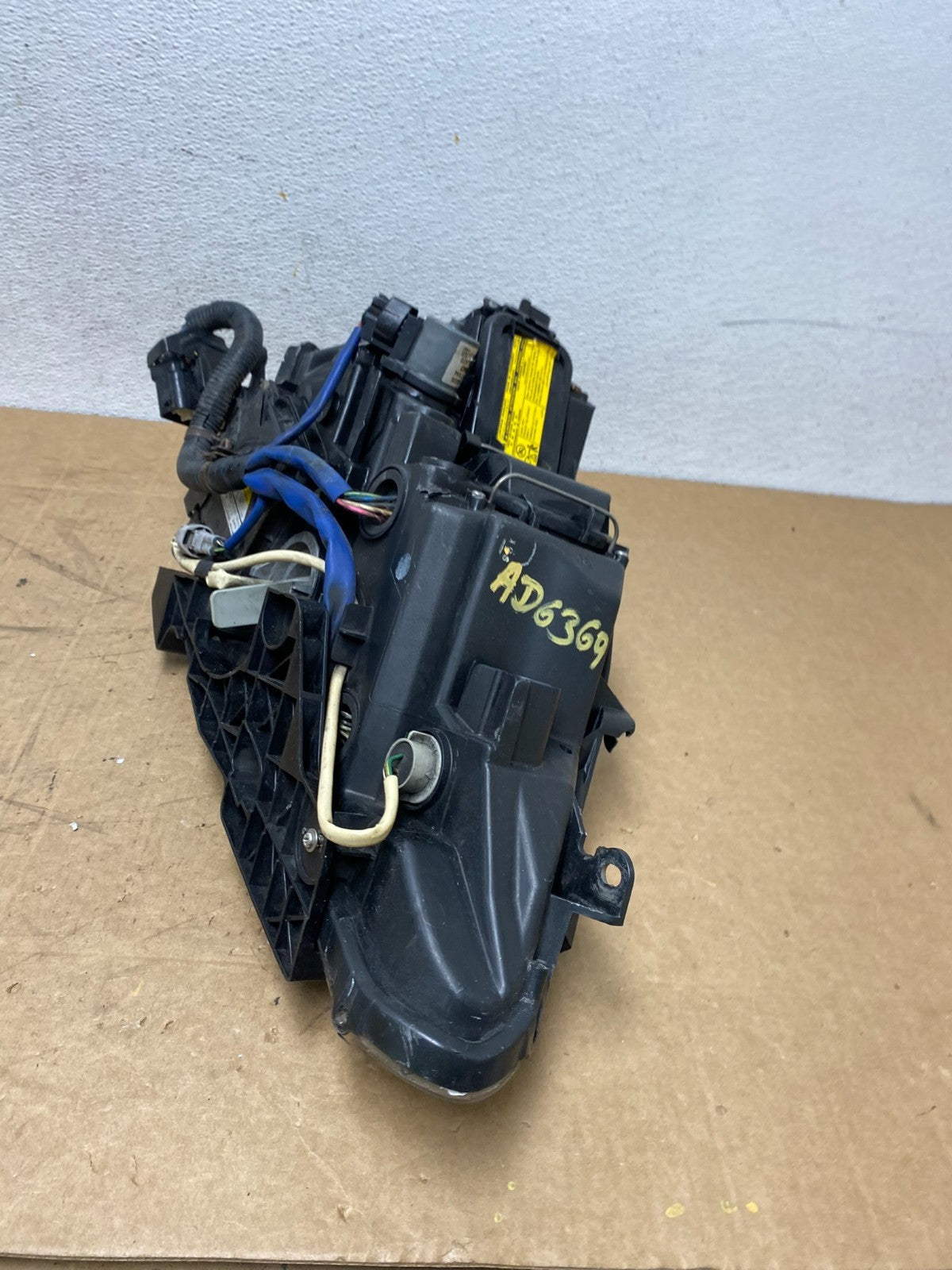 2006 - 2010 Lexus IS250 Left Driver LH Side Xenon Headlight AD6369 DW10